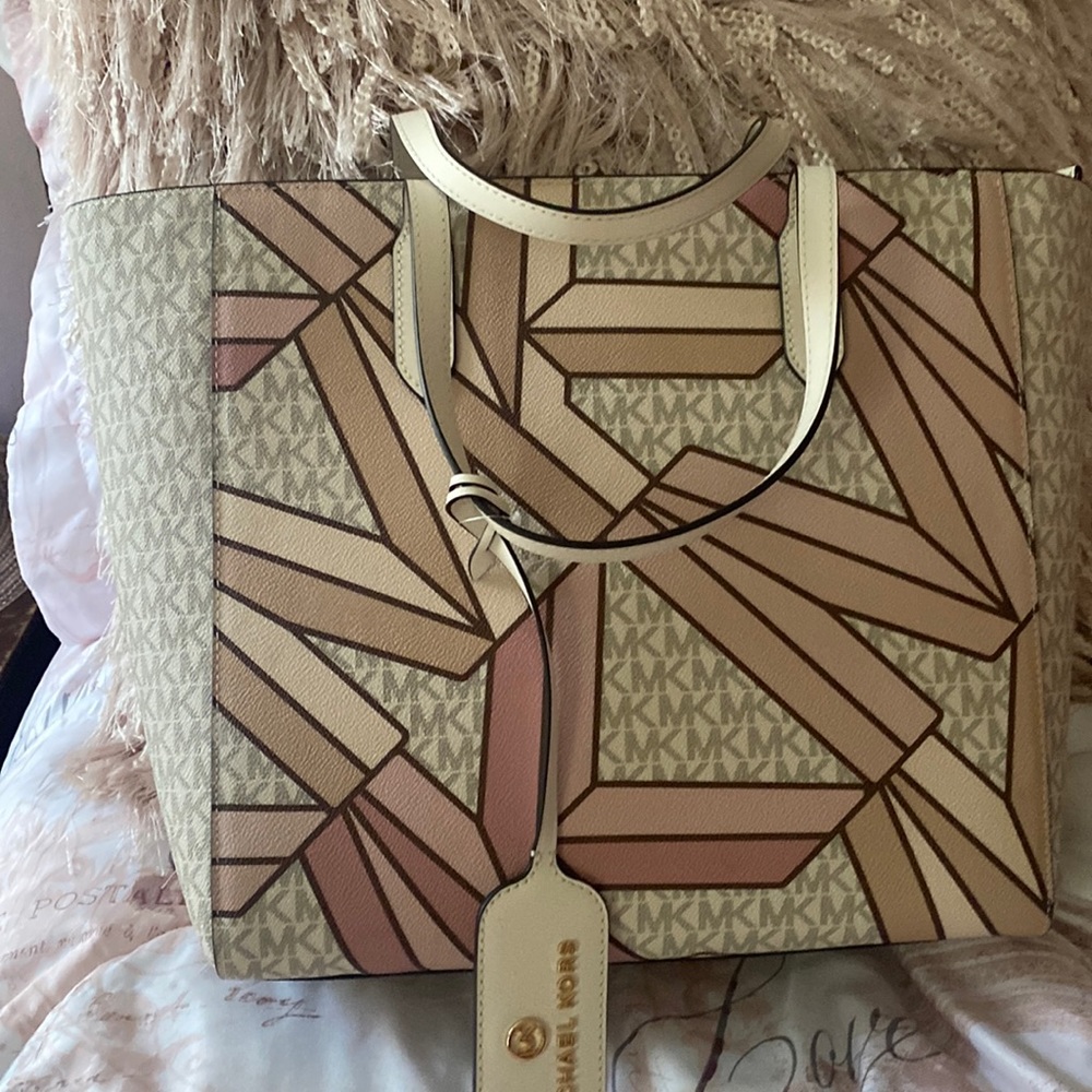 Michael Kors Large toteNWT from Macys